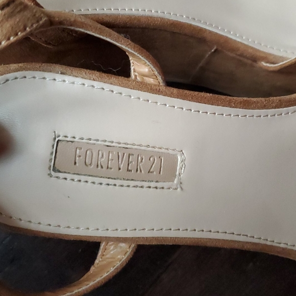 Suede Platform Sandals - Picture 5 of 8